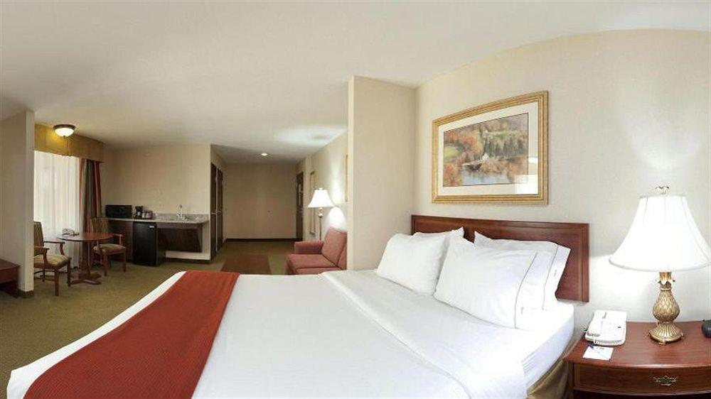 Holiday Inn Express Hotel & Suites Franklin-Oil City Cranberry Exterior foto